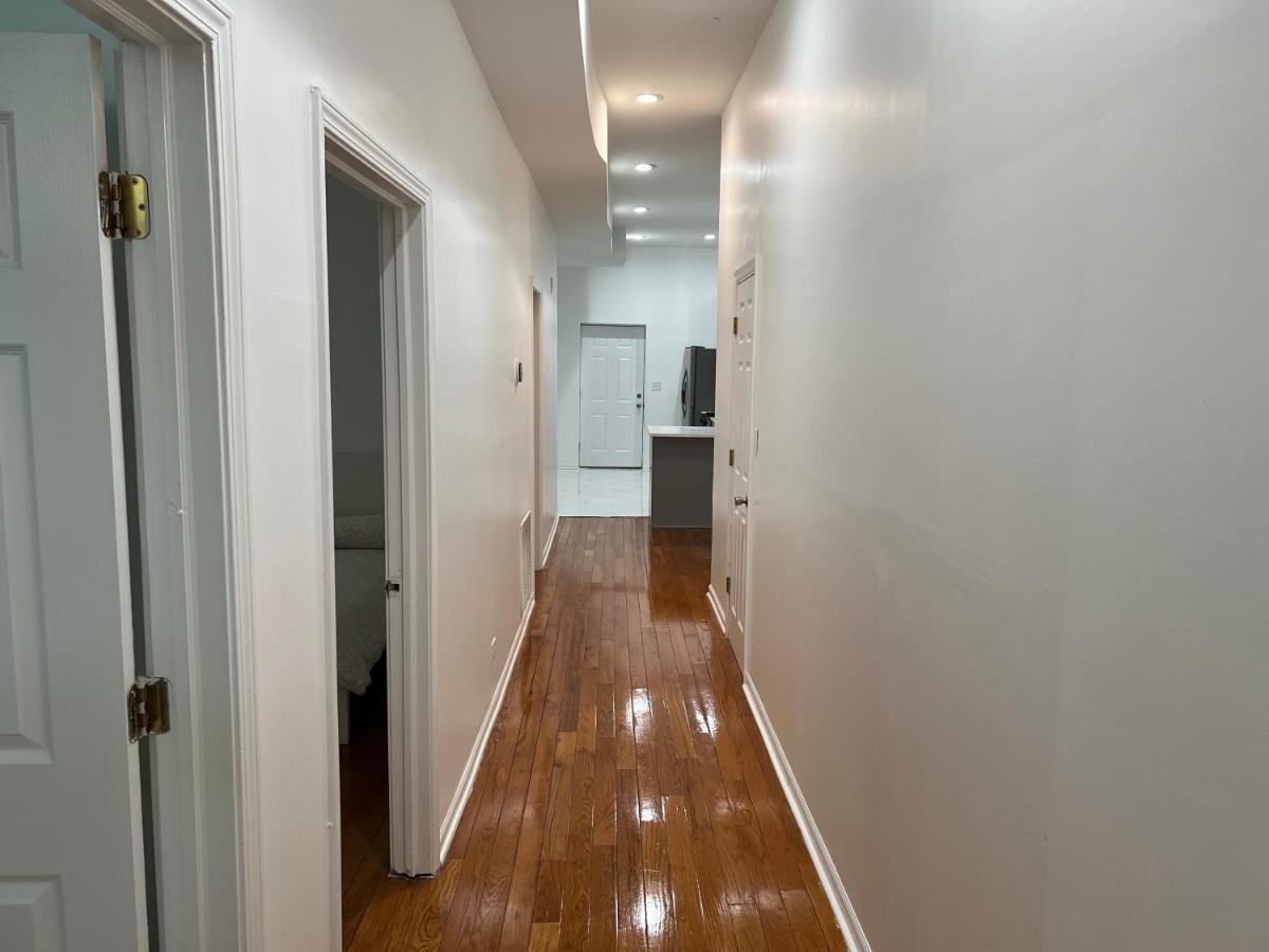 Adorable 2 Bedroom Apartment With Free Street Parking シカゴ エクステリア 写真